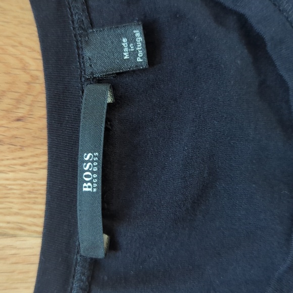 Hugo Boss. Women's Fitted Tee. Size XXS. - Picture 4 of 9
